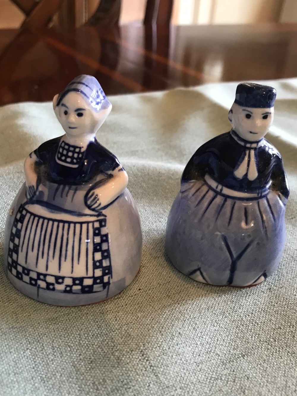 Elesva Holland Delftware salt and pepper